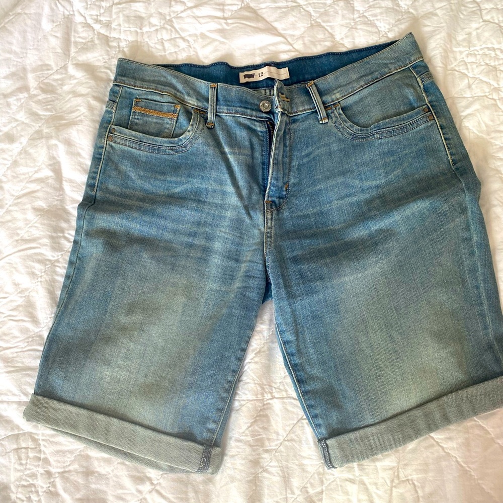 Levi’s EUC Bermuda Denim Jean Flap Pocket Cuffed Shorts, Size 12